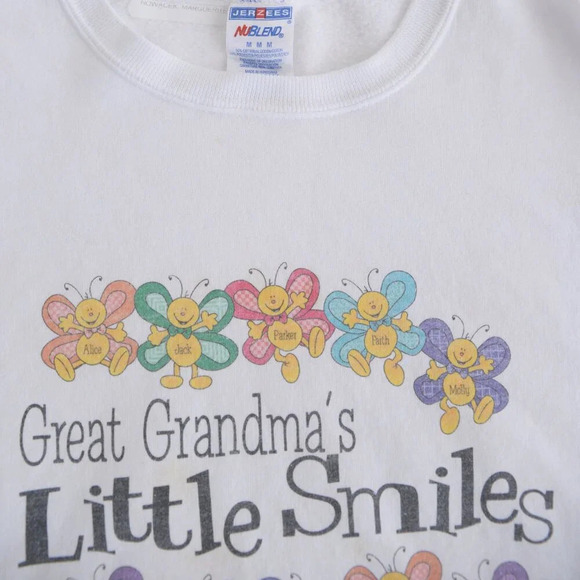 Vintage Jerzees White Great Grandma Colourful Butterfly Crewneck Sweater M - Picture 11 of 12